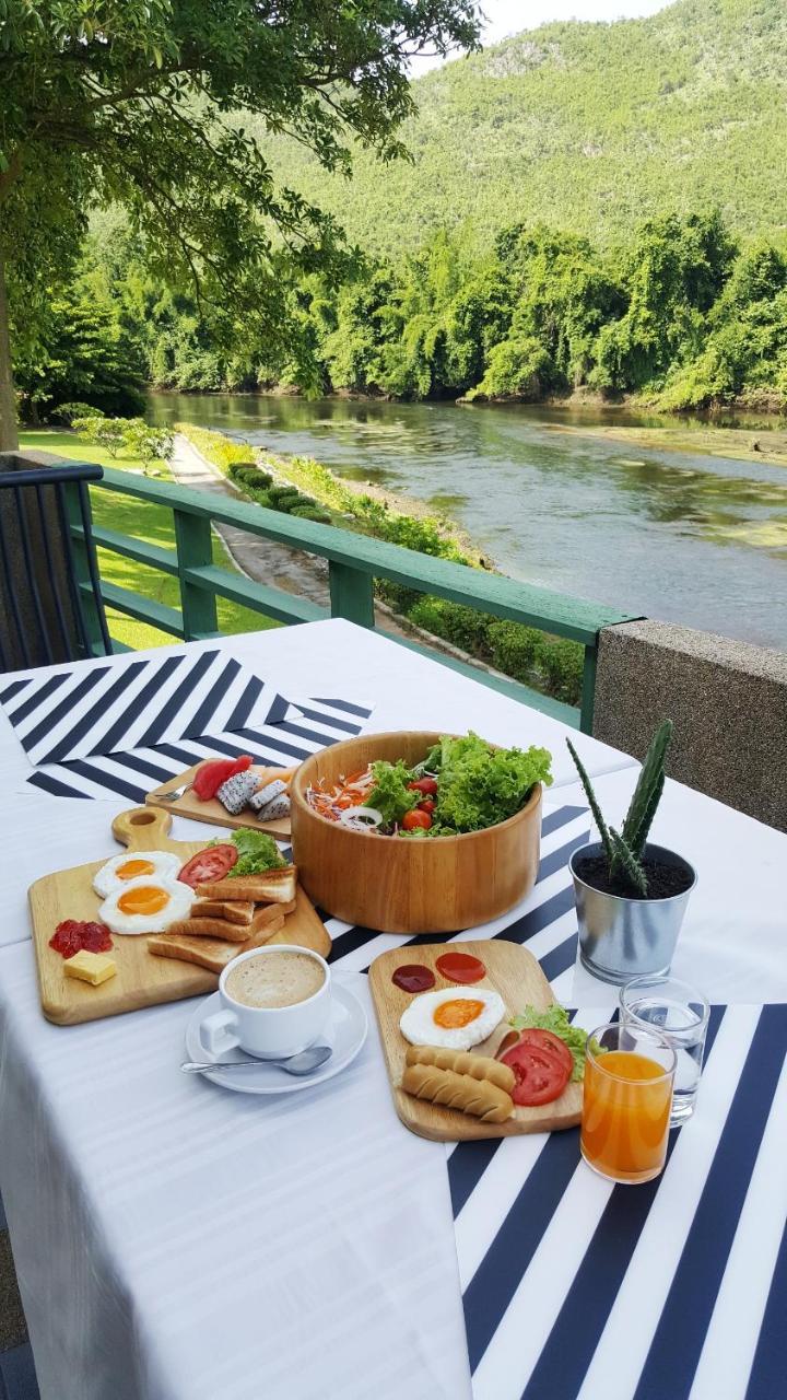 Aekpailin River Kwai Resort 칸차나부리 외부 사진